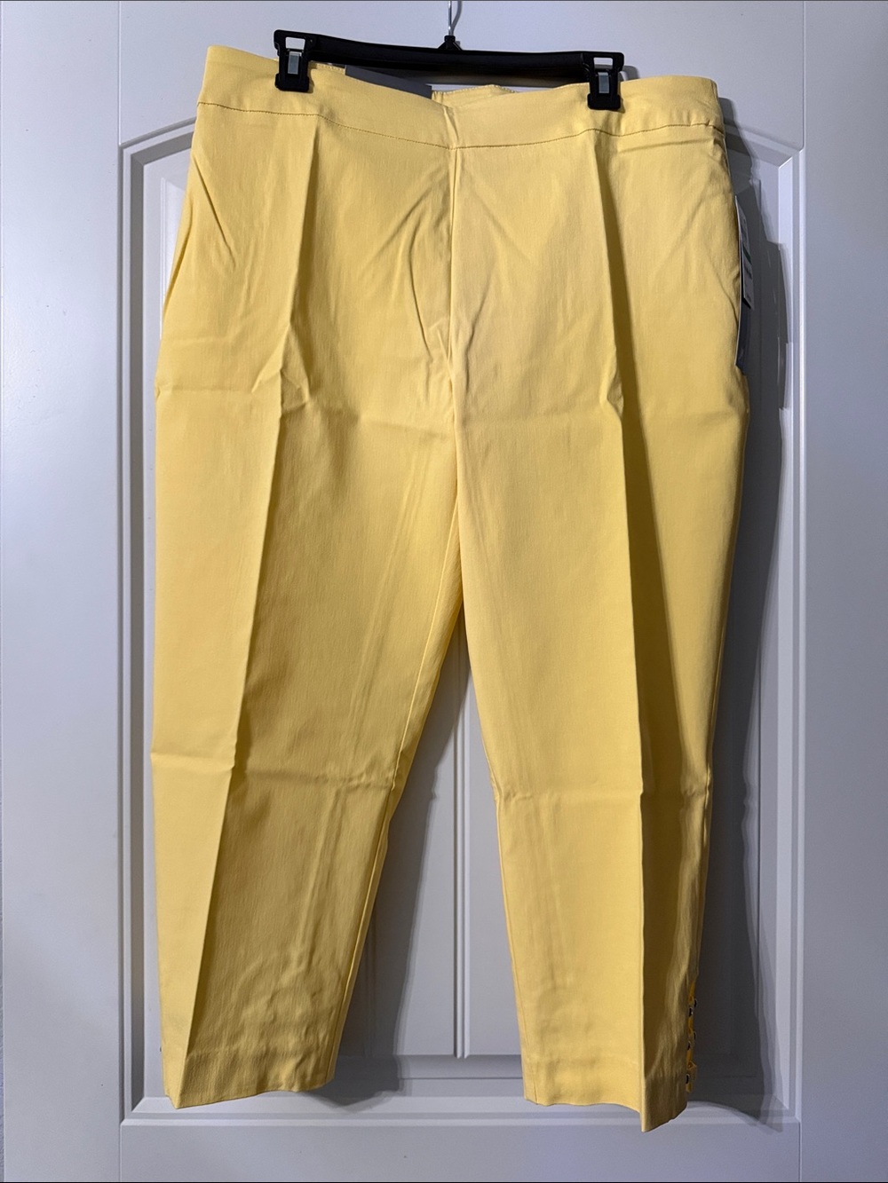 JM Collection Yellow Stretch Capris - Picture 2 of 8